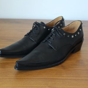 Fleuvog Oxford lace-up flats with rivet detail